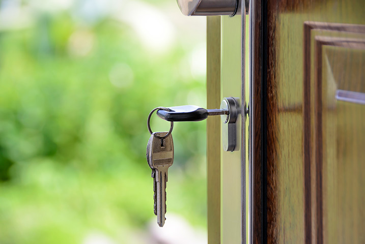 A2B Locks are able to provide local locksmiths in Sunningdale to repair your broken locks. 
